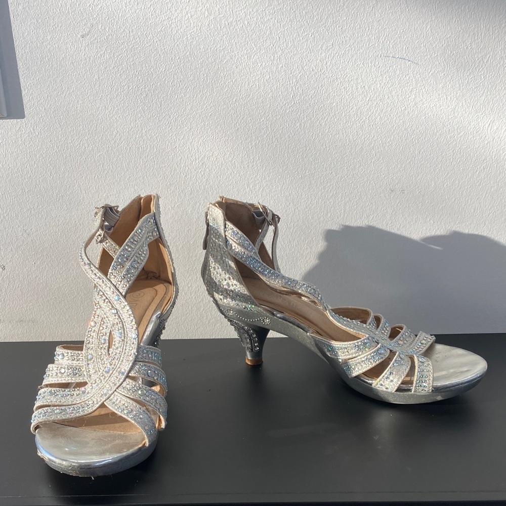 Rhinestone Silver Strappy Mid-Heel Sandals